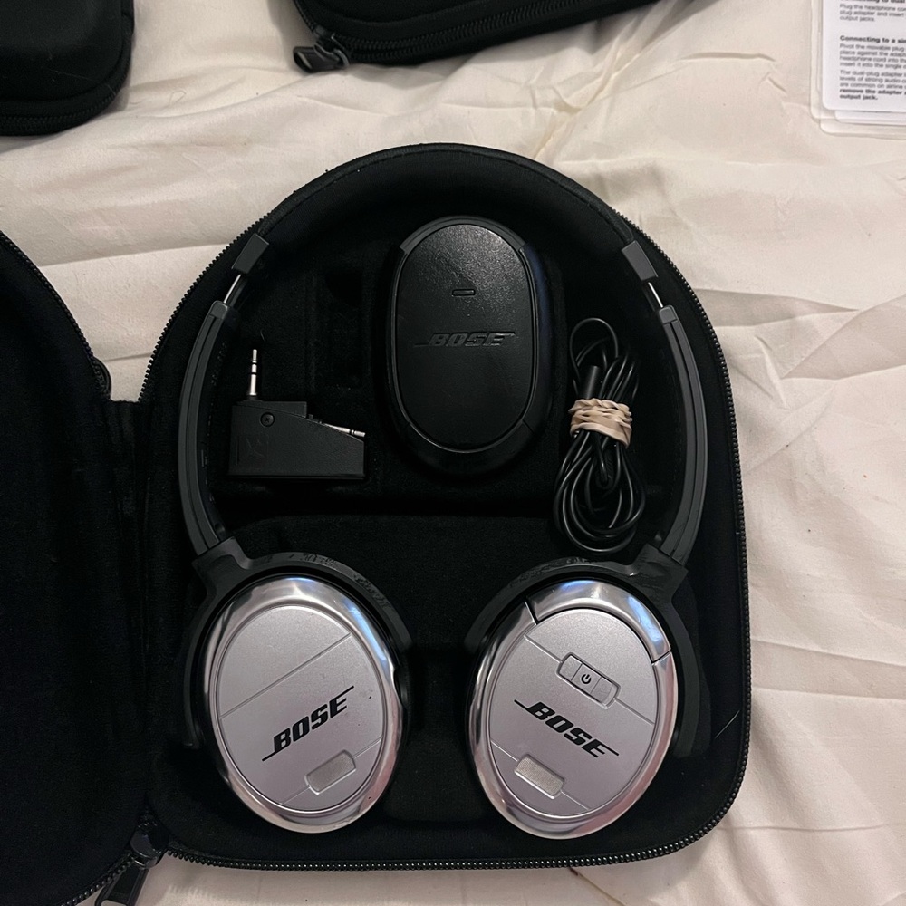 Bose Quiet Comfort 3 Acoustic Noise Canceling Headphones